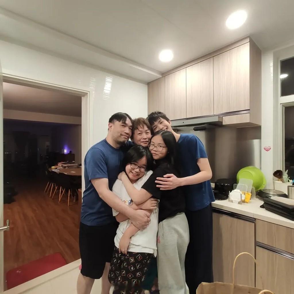 刘晓彤神秘丈夫罕见曝光，一门三杰赴英留学背景出众，19岁长子入顶尖学府，小女儿长