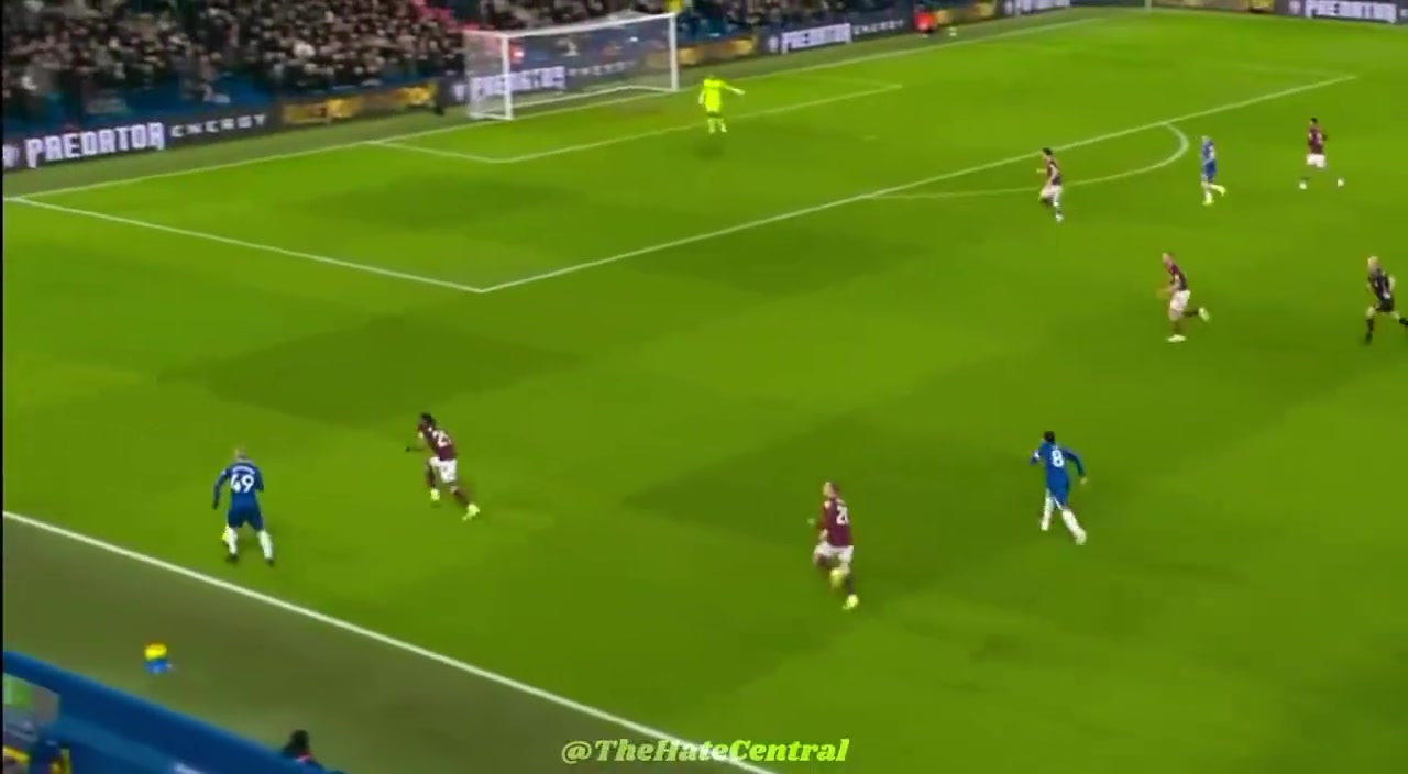 加纳乔神级失误集锦!网友:离谱操作+被防得毫无脾气