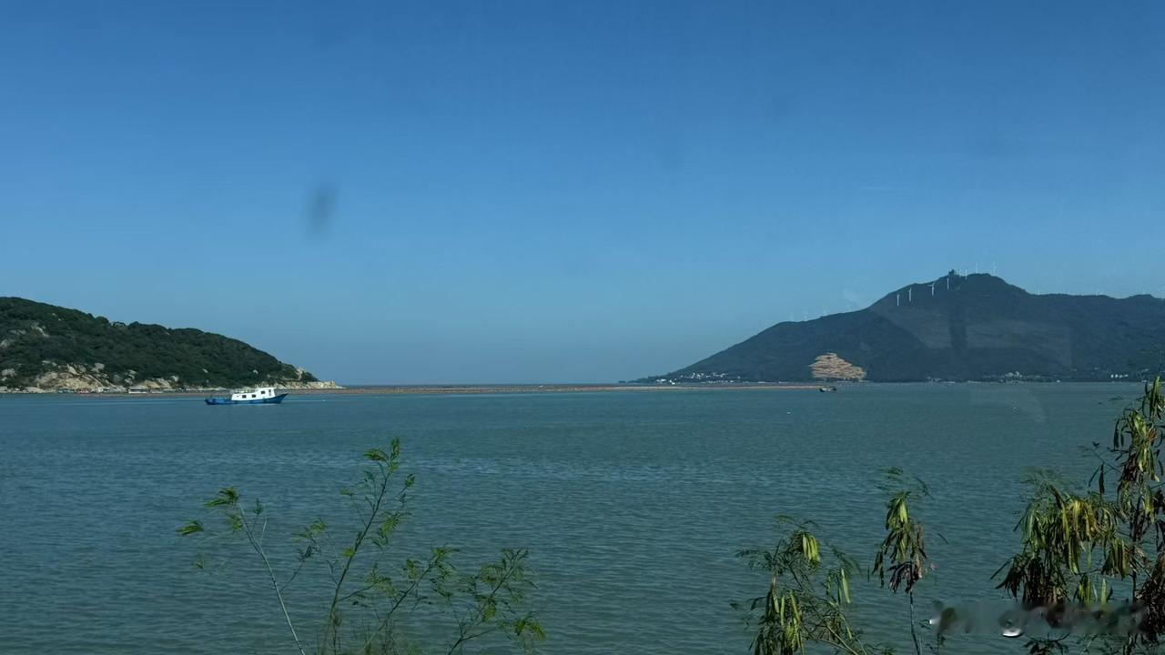 你作为单位中层，是不是总想着和下属打成一片，工作上能迁就就迁就，结果呢？布置任务