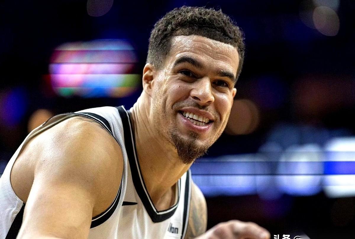 你说这叫什么事儿？小波特这边数据刷得越漂亮，篮网那边就越急着把他打包送走。全联