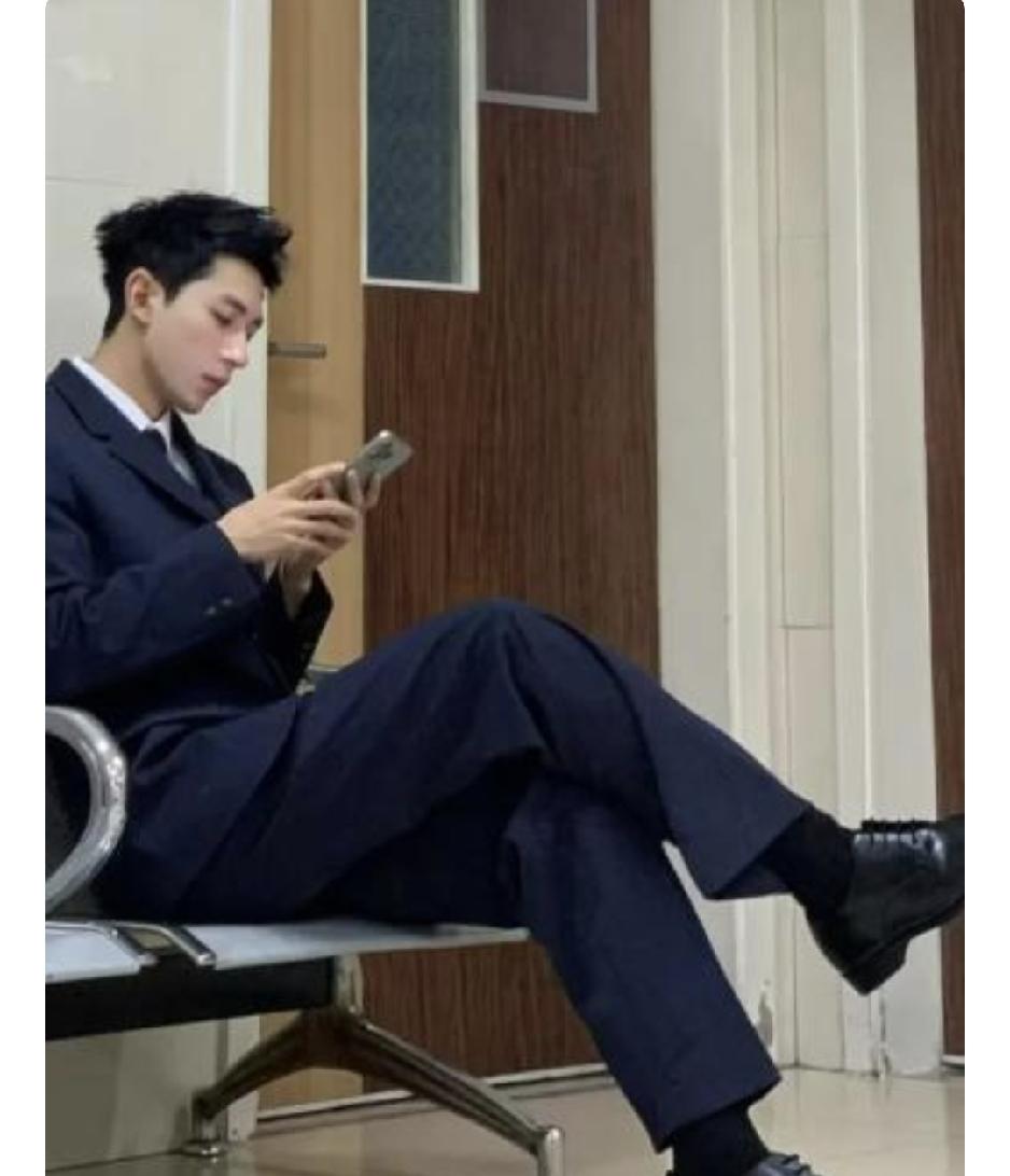 我将工资卡交给我妈22年，妻子从不过问，我爸脑梗手术急需58万，她却说：你妈卡里