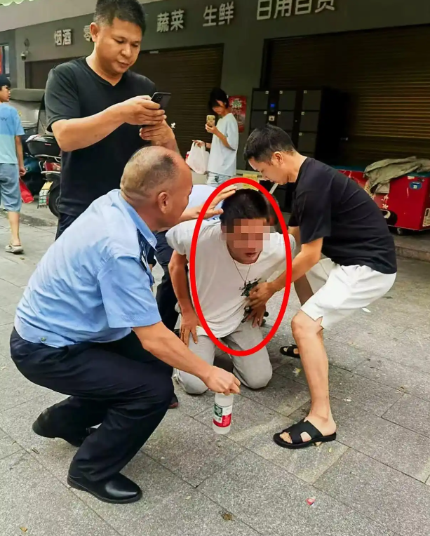 湖南突发伤人事件已致2死3伤：31岁凶手身份被抓，正面照流出，目击者发声，警方回应