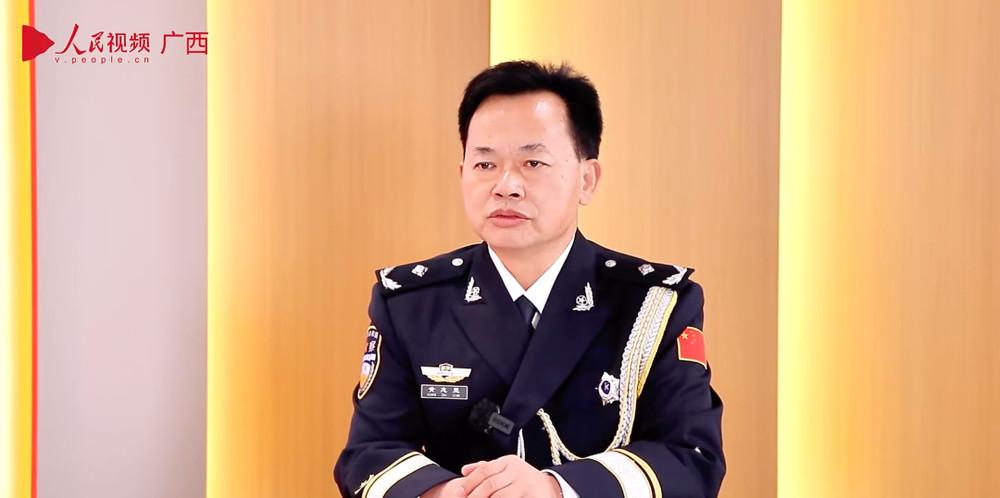 南宁监狱监狱长黄志坚主动投案