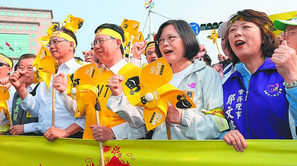 反核反了40年，结果反了个寂寞！民进党非核神主牌崩塌赖清德3月21日出席公开活