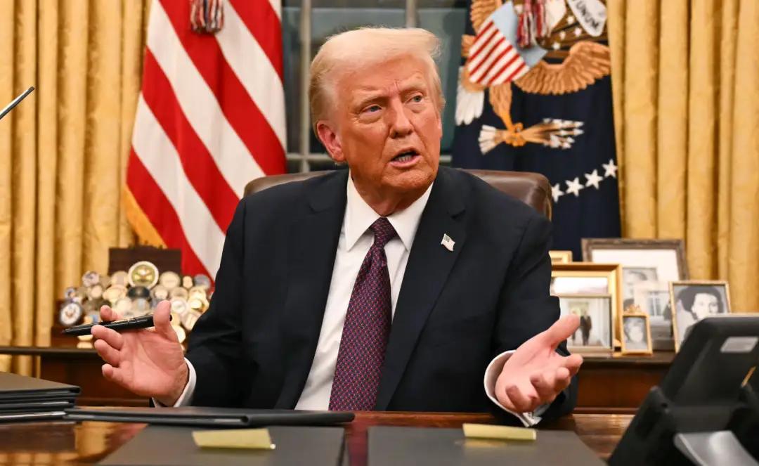 中方资产被扣押，局势变成4打1，伊朗出兵登船，特朗普捅马蜂窝特朗普政府接连采