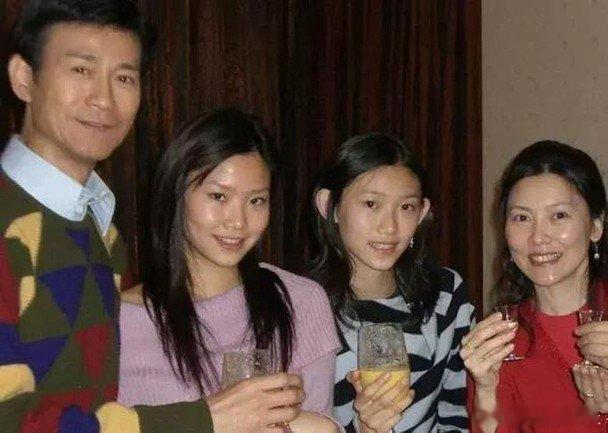 人稱「秋官」的78歲資深藝人鄭少秋今年入行踏入60年，近年淡出幕前的他自2019