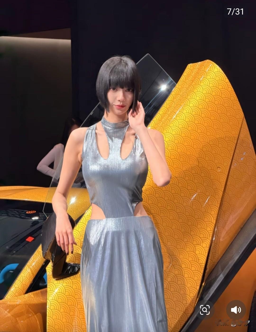 广州车展怎能不看车？各种车型有尽有，各种类型的模特也是应有尽，可爱调皮的有