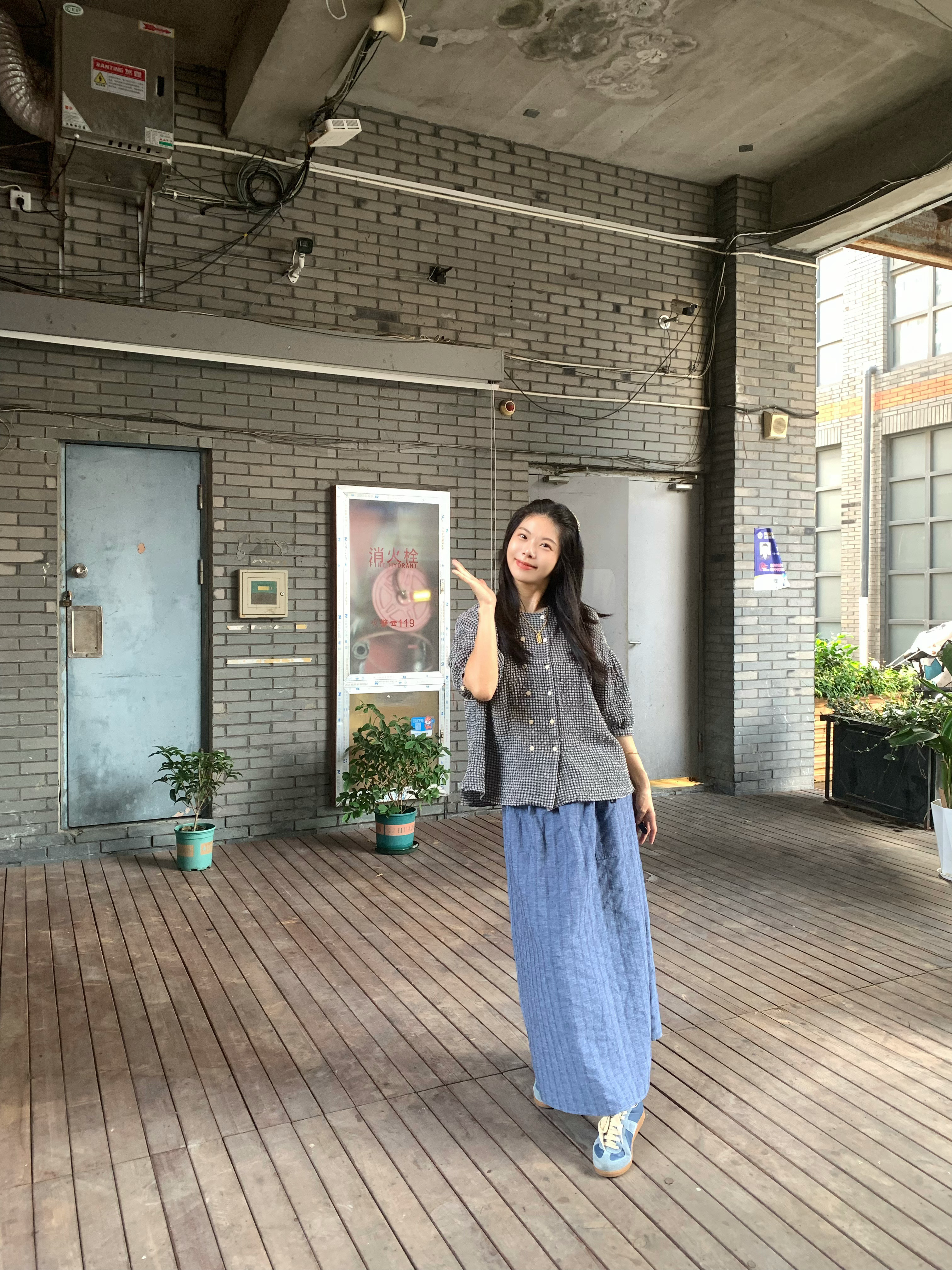 穿搭ootd小yao穿搭给生活加点flow沉浸式入秋早秋亚麻穿搭｜慵懒松弛感拉满💙喜欢这种无束缚的