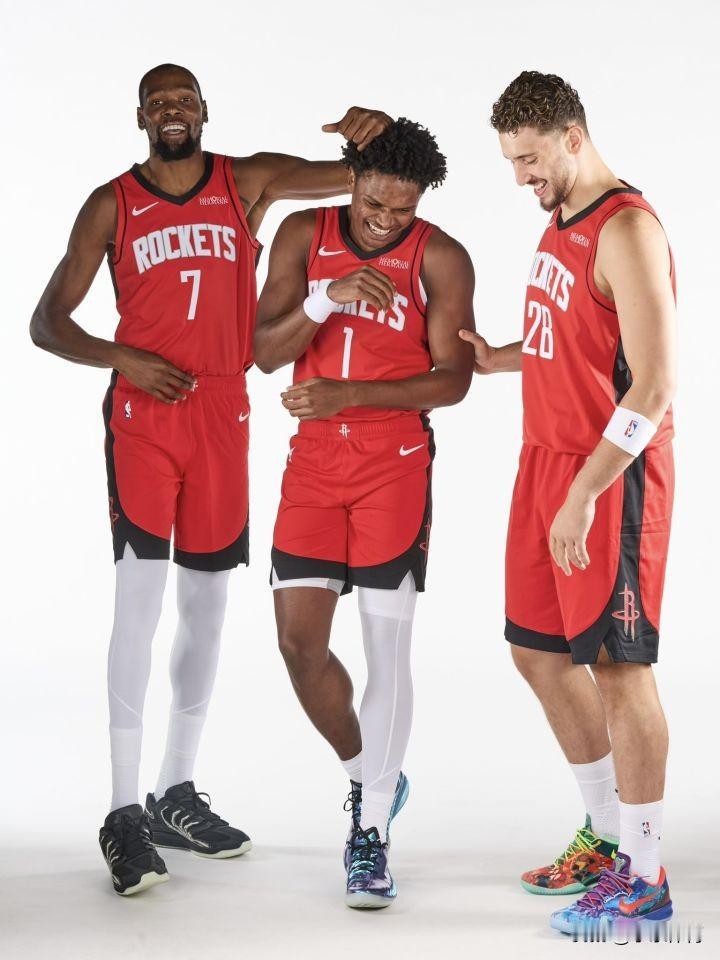 西部前六球队才能检验火箭队真正实力目前，火箭队5连胜，势头可谓非常强劲，但是在