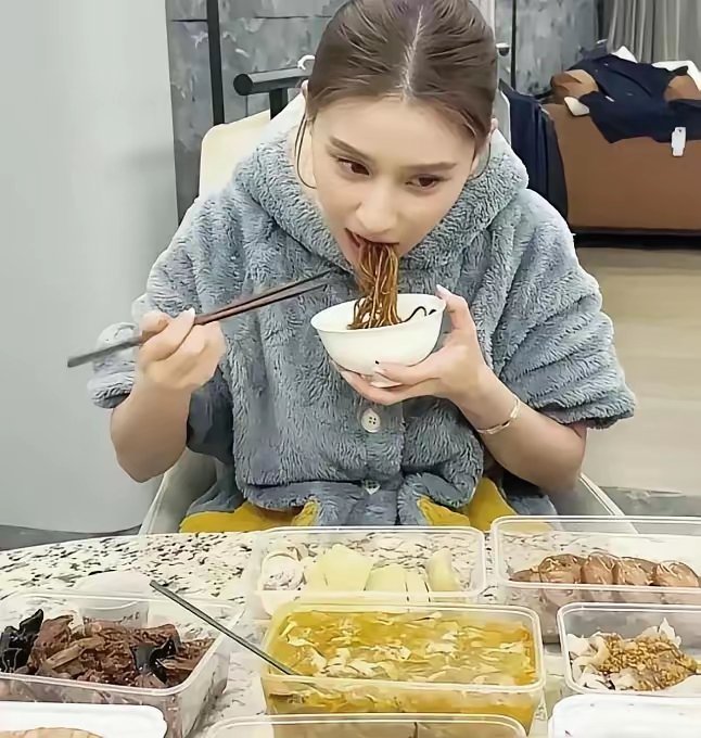 何超莲点的外卖，普通人吃一次就是奢侈了吧