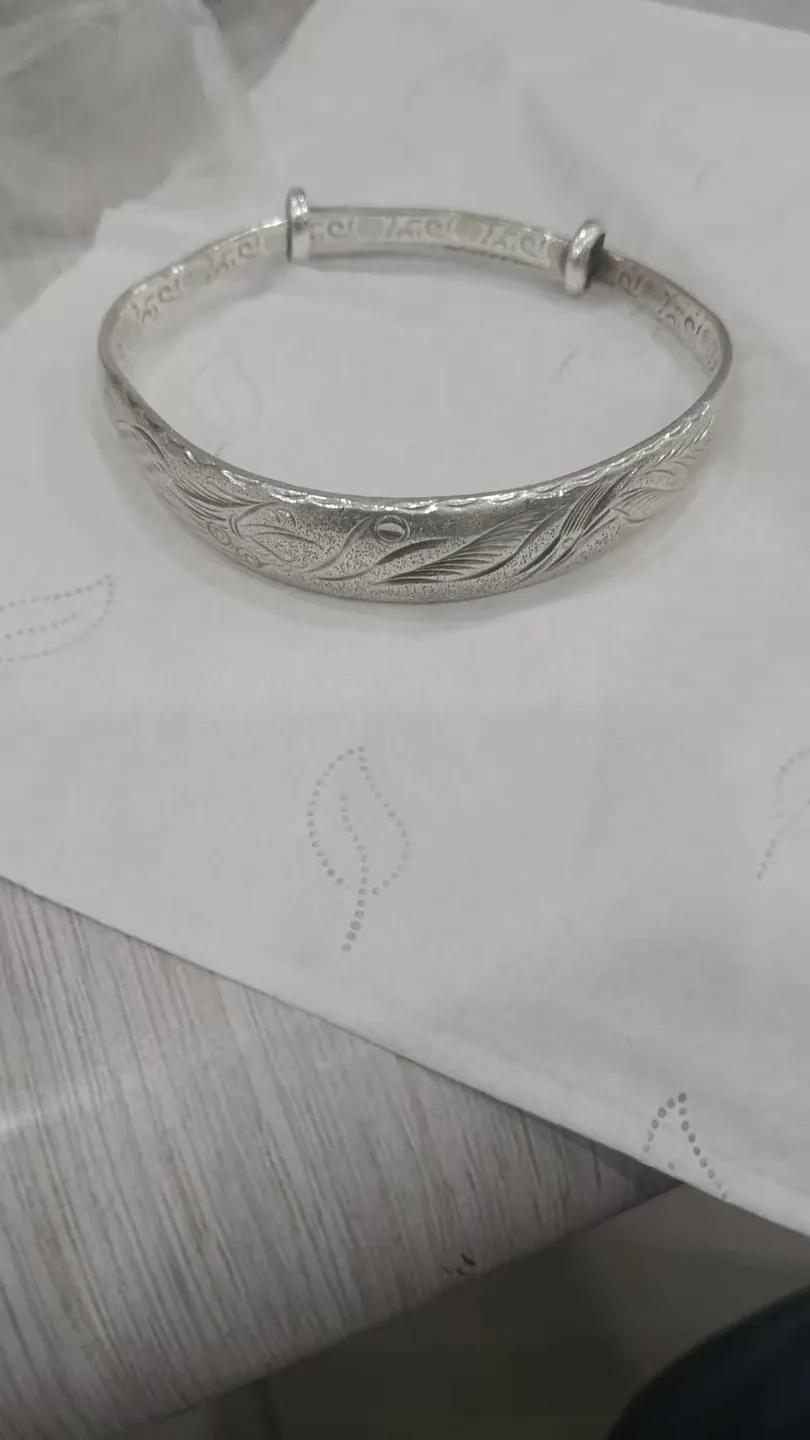 不要看网上瞎说，白银是涨价了，但是不是所有白银都回收，金店只回收银镯子大件，不收