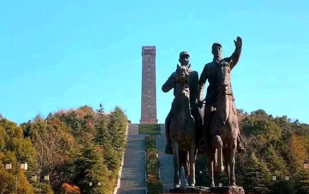 宁句城际每天多出两万通勤人，不是人多了，是日子真没法回去了。句容人早上六点出门