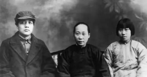 1930年毛主席要打毛泽覃，毛泽覃当场顶回去：这儿是红军队伍，不是毛家祠堂！