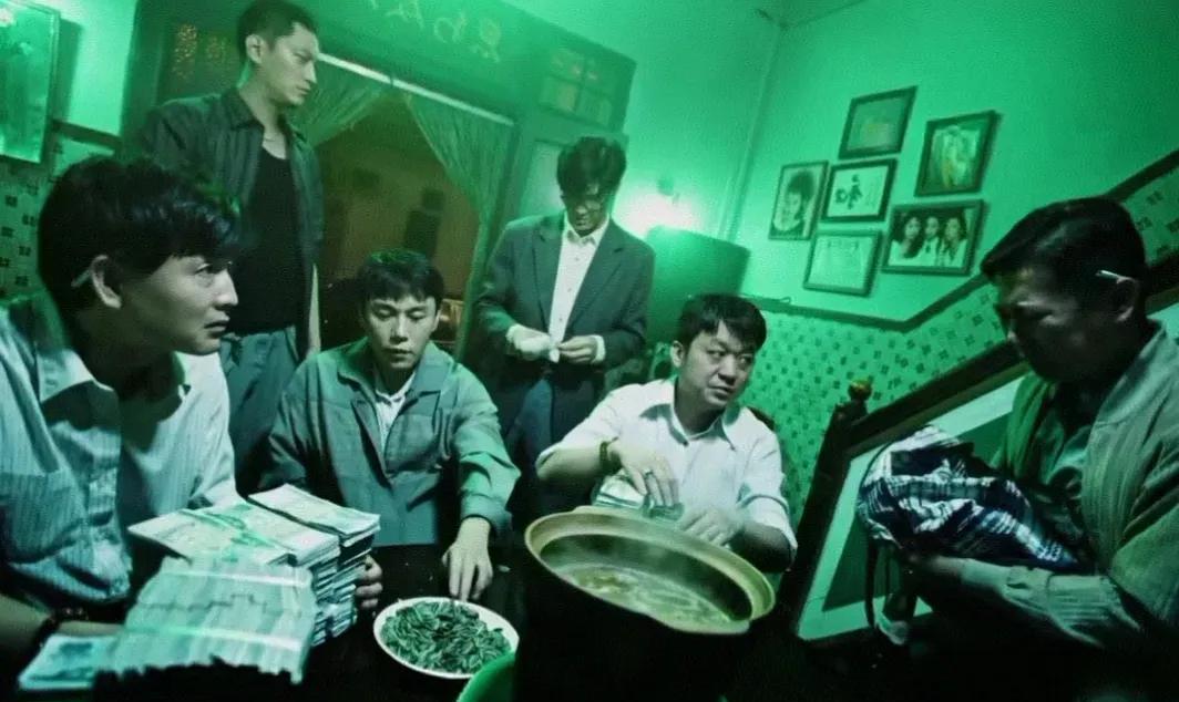 追剧《扫毒风暴》卢少骅骨子里是个坏人，制造毒品，危害社会，危害人类。但他宁愿