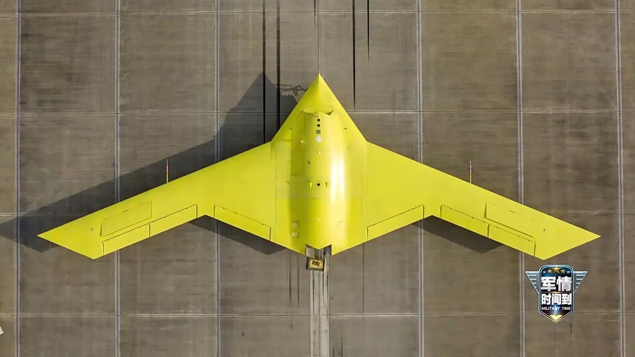 彩虹7试飞成功，确实让我国无人机作战上了新台阶。有人说它外观气动布局借鉴美国B2