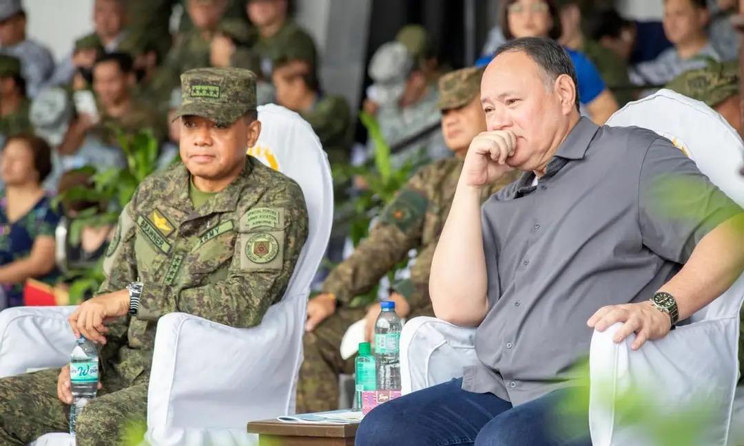 菲军方收到美国指示，宁可推翻小马科斯，也要阻止亲华派上台？最近的菲律宾国内一点不