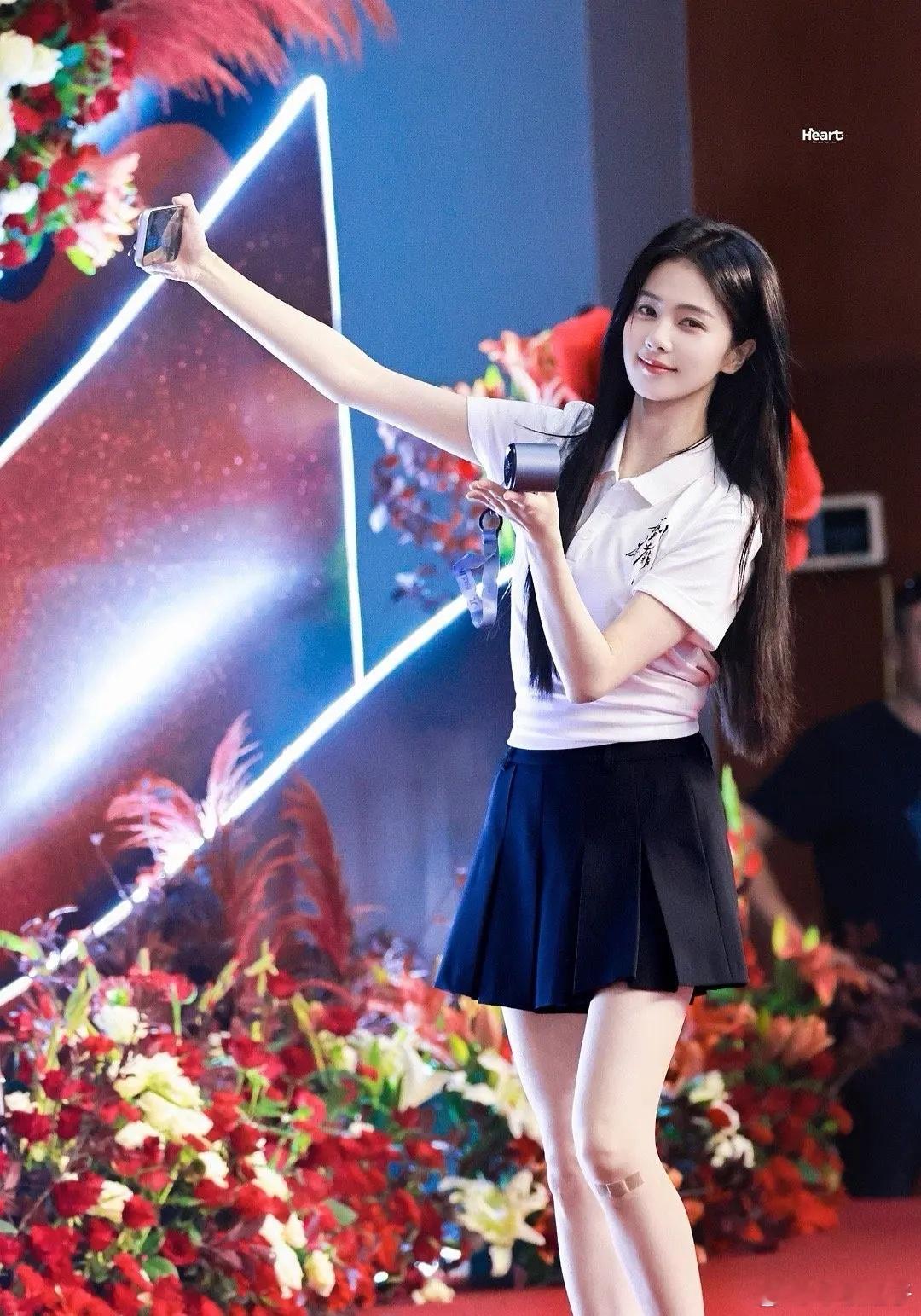 给你们洗洗眼睛白鹿美美的