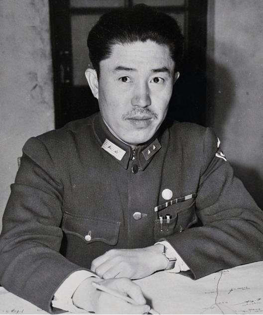 1950年，郑洞国去看病，路过北京时，被周总理叫来家里吃饭，席间，周总理问他：“