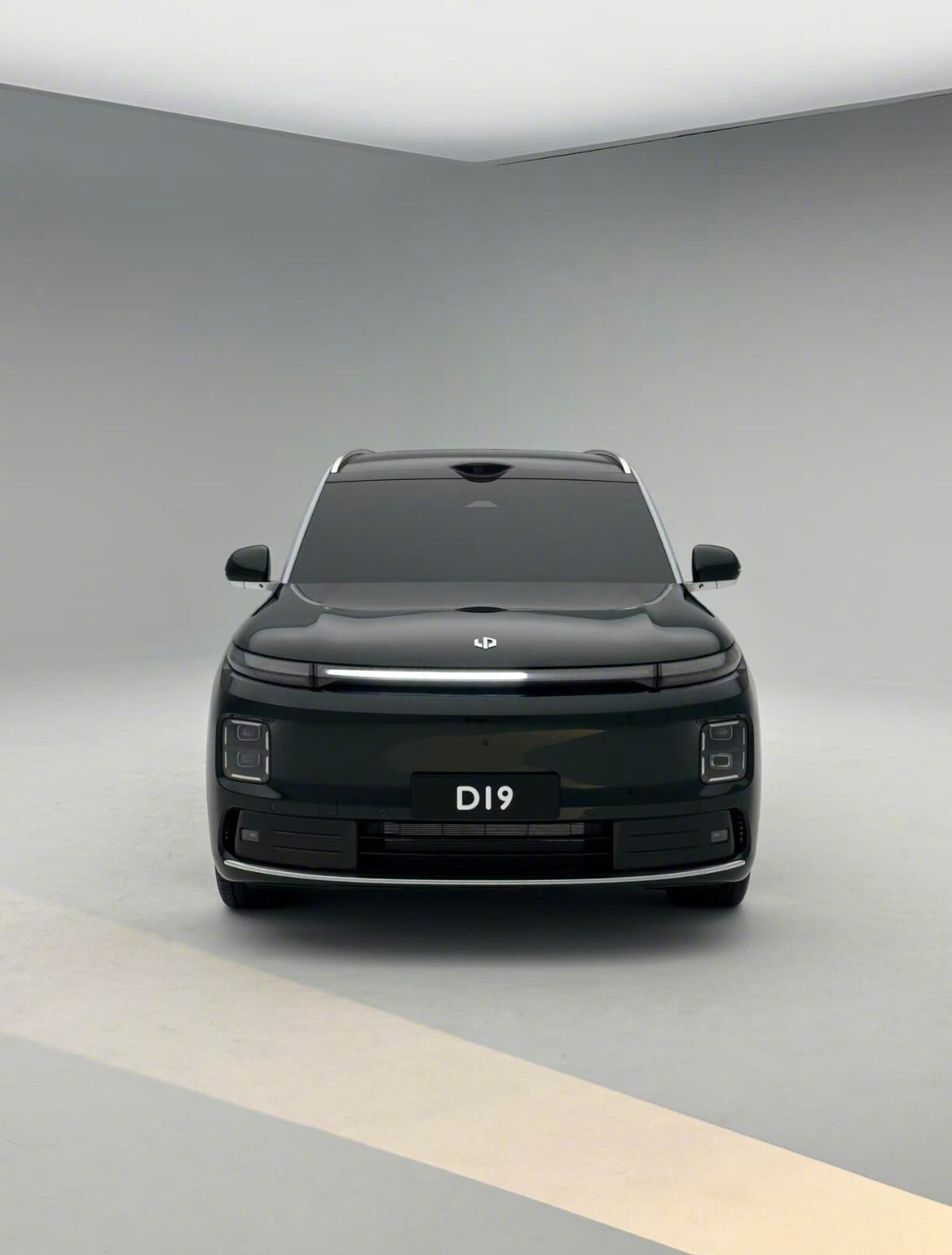 20万级想拿下全尺寸旗舰SUV，零跑D19直接把门槛打穿了，21.98万起售，顶