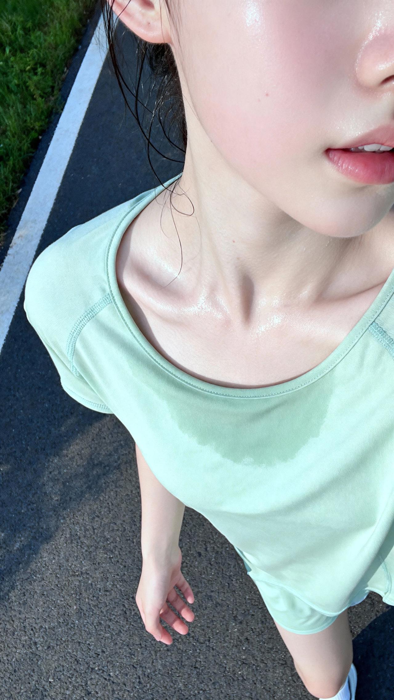 原相机大汗淋漓的感觉真好运动女孩原相机拍摄氛围感