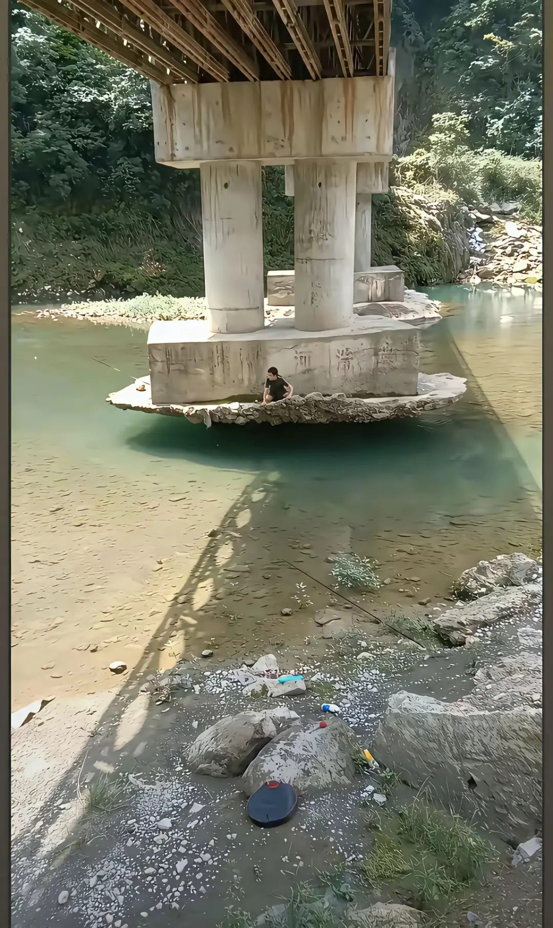 桥墩都悬浮起来了，还安全吗？