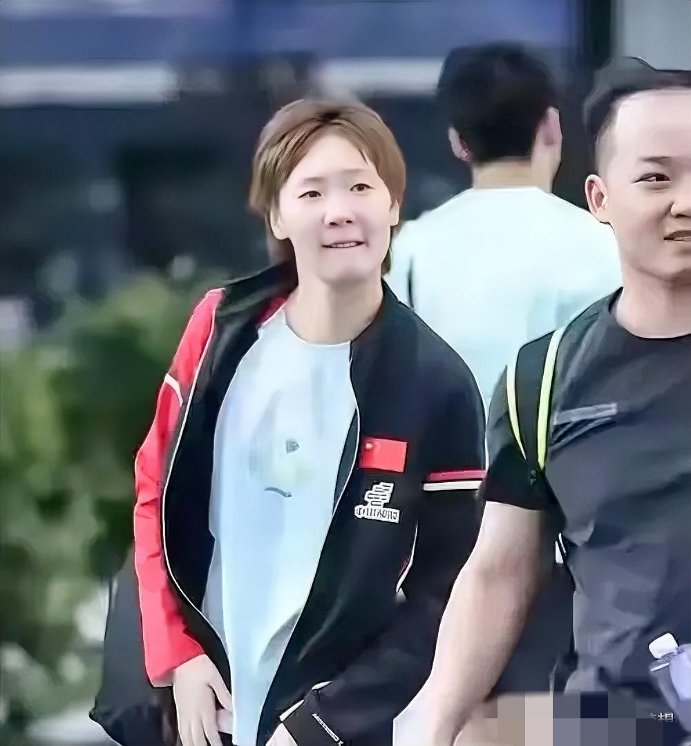 从竞技体育的团队建设和运动员发展逻辑来看，任浩教练是否能成为王曼昱的主管教练，需