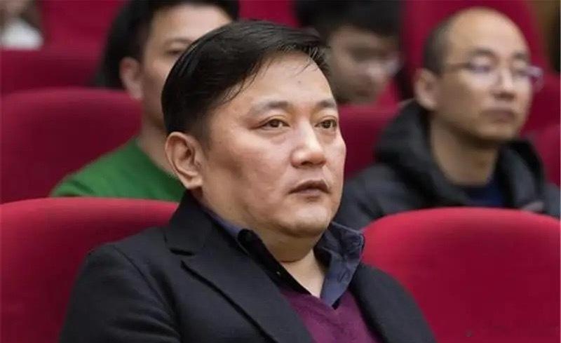 广厦老板可能“坐不住了”！随着广厦1-4上海，卫冕失败，广厦老板楼明此刻的心情很