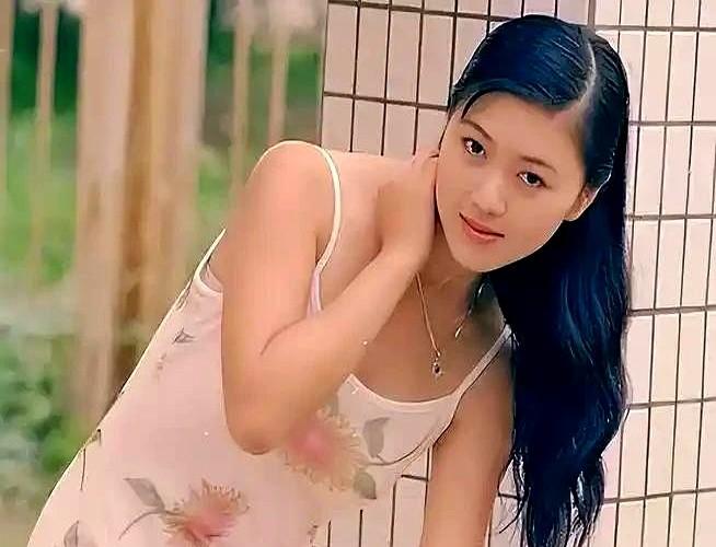 田海蓉现在这股“藐视众生”的劲儿，到底咋回事？还记得1999年《黑冰》里的刘