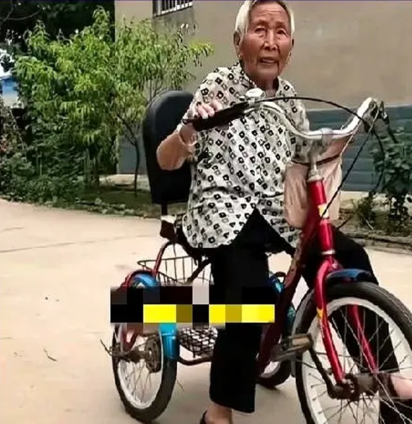 6月26日，河南一女子给90岁的奶奶打了几天的电话也没人接，孙女怕奶奶有什么意外