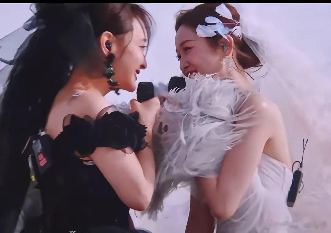 浪姐里头排名前三的恋爱脑：第一名：陈德容全程都试图用自己的美貌下蛊原来在台上是大