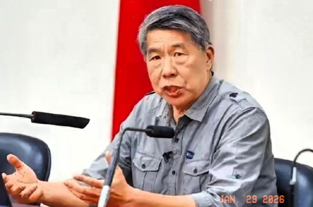 国民党这回真是闹翻天了！刚当上主席没几天的郑丽文，一句话就把党内大佬张亚中给彻底