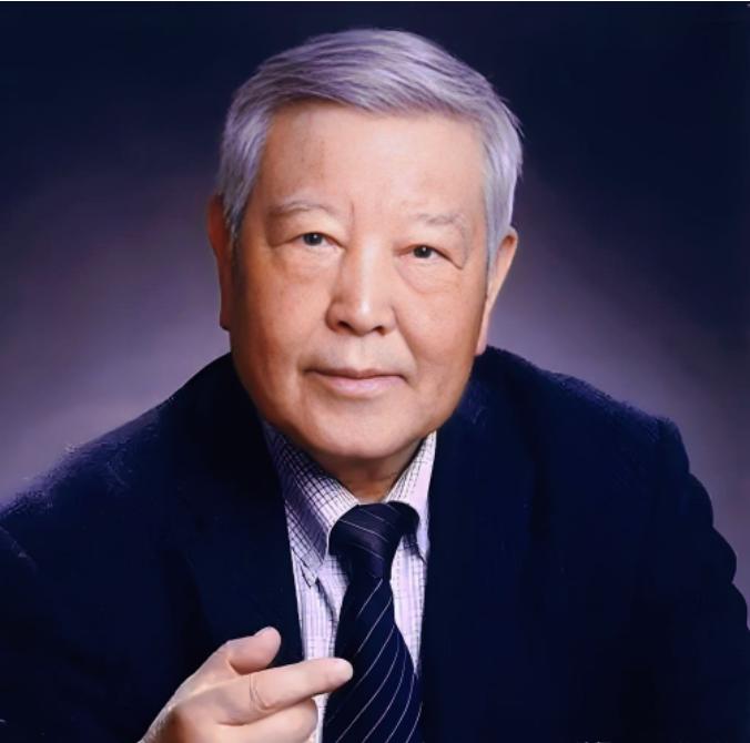 中国人决不能再落下！他是中国磁悬浮高铁背后的男人，让中国超导领域，弯道超车，震惊