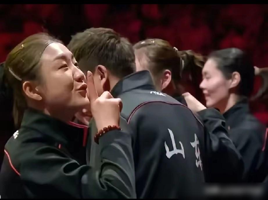 老实说，樊振东和陈梦在全运会开打之前也挺难的，地位挺尴尬，两个人都是巴黎奥运会单