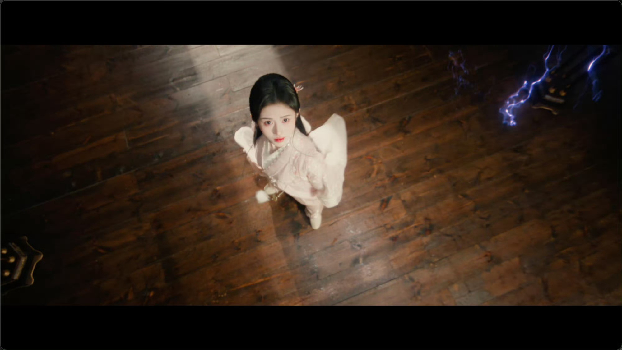 就这样萌萌的看着你🦊