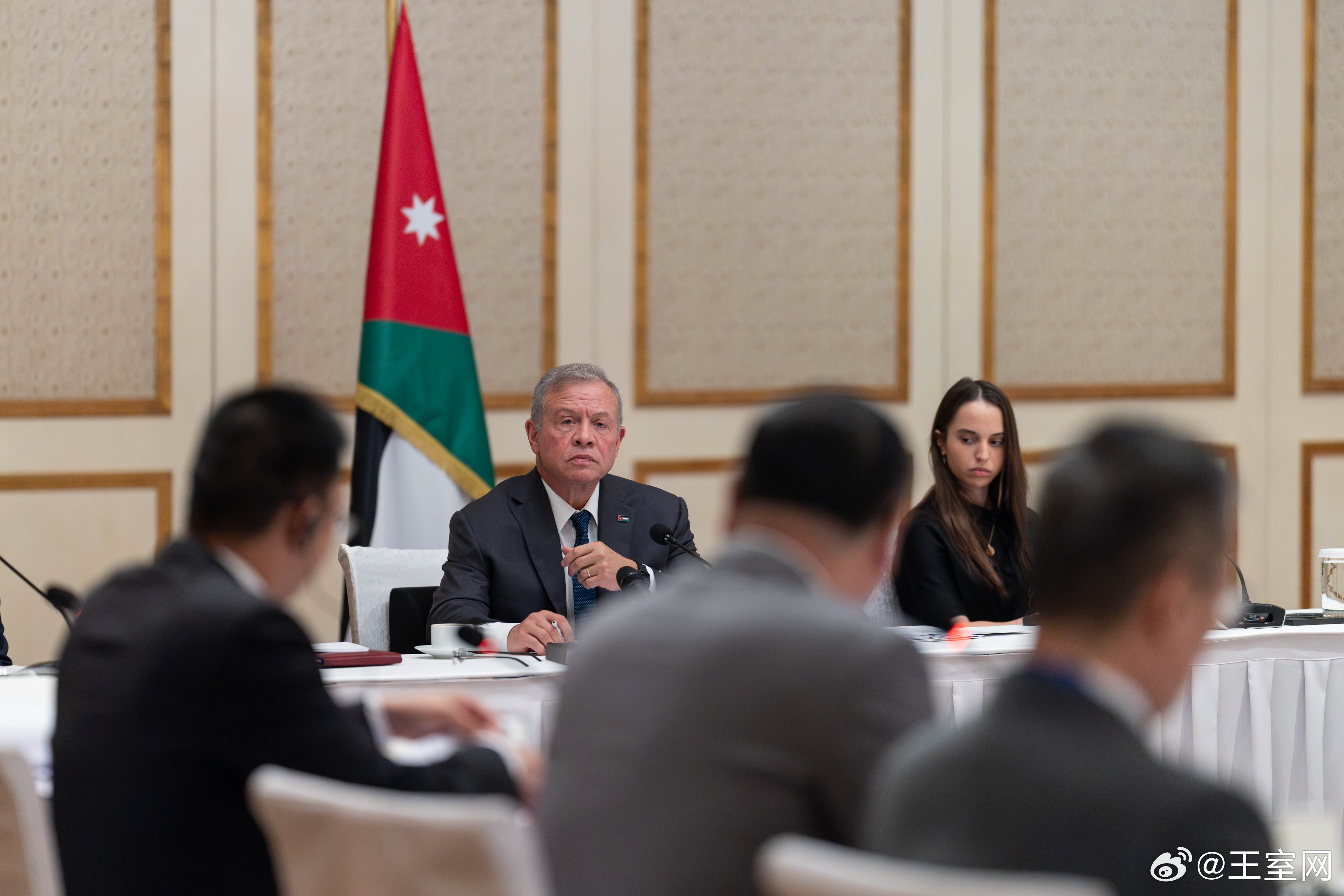 约旦王室🇯🇴8月18日，阿卜杜拉二世国王携哈希姆王子、萨尔玛公主在上海会见
