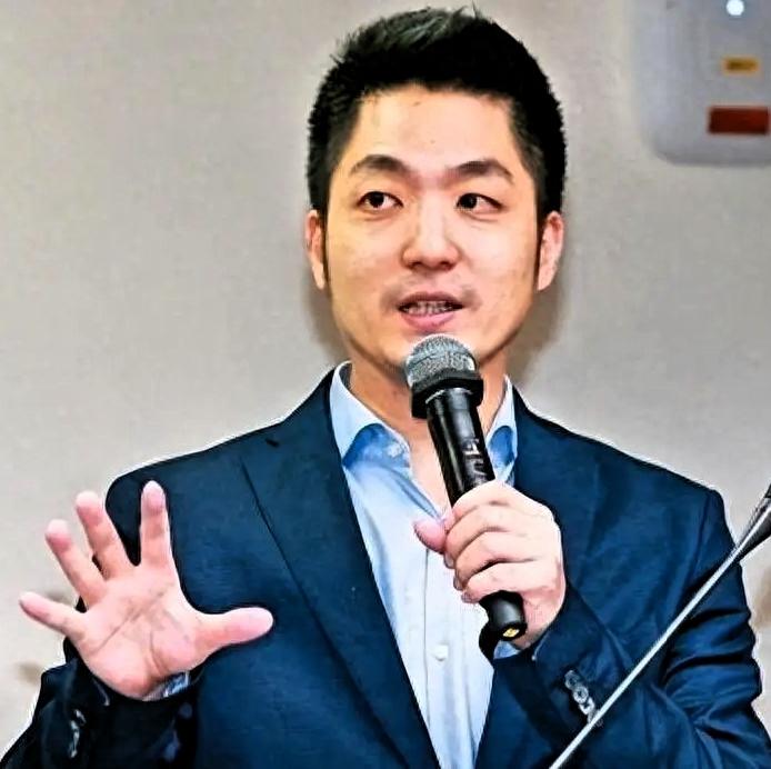 蒋万安人气断层领跑成绿营头号忌惮对手，全民期待角逐2028，三道难关横亘前路