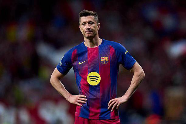 斯基拉：最新尤文图斯转会新闻前锋篇。•🇵🇱莱万多夫斯基：尤文图斯将这位波