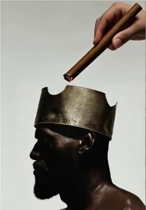 篮球世界只有两种人：第一种是喜欢乔丹，科比，库里的人；另一种是喜欢詹姆斯的人。