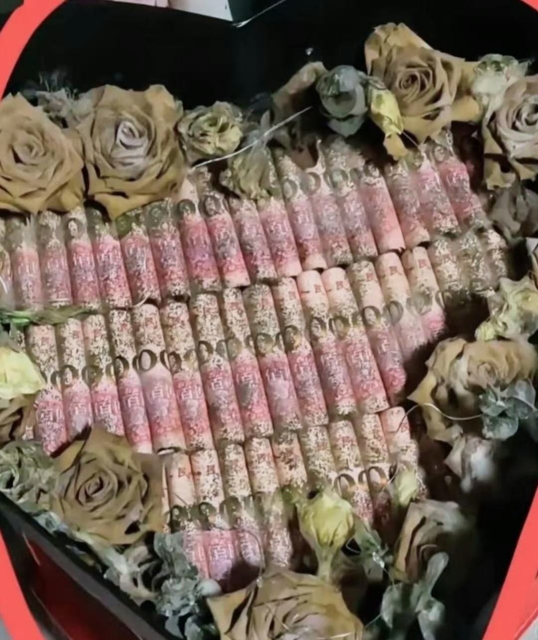 床底下有前任租客留下的东西，咋处理合适