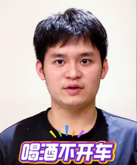 恐怕连刘国梁、王励勤都没想到，刚在名古屋加冕三冠王的林诗栋，回国后第一个“官方通