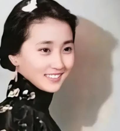 钱学森向蒋英表白：蒋英，要不，你嫁给我吧，蒋英委婉的拒绝：哥，我有男朋友，谁知，