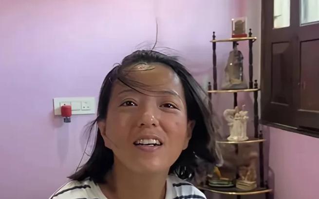 “远嫁印度的丹丹回国傻眼了！”硕士毕业、家境优渥的她，当年执意嫁给印度男友，靠“