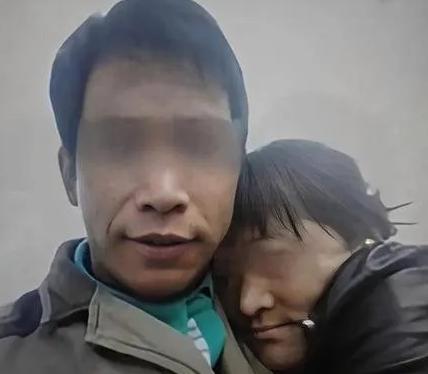 深夜熟睡，突然有人骑到你身上，死死勒住你的脖子……这不是恐怖片，而是2015年吉