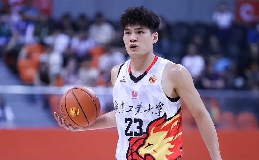广州龙狮是赚到了！不但能参加NBA季前赛，而且还能和NBA冠军球队马刺过招，尤其
