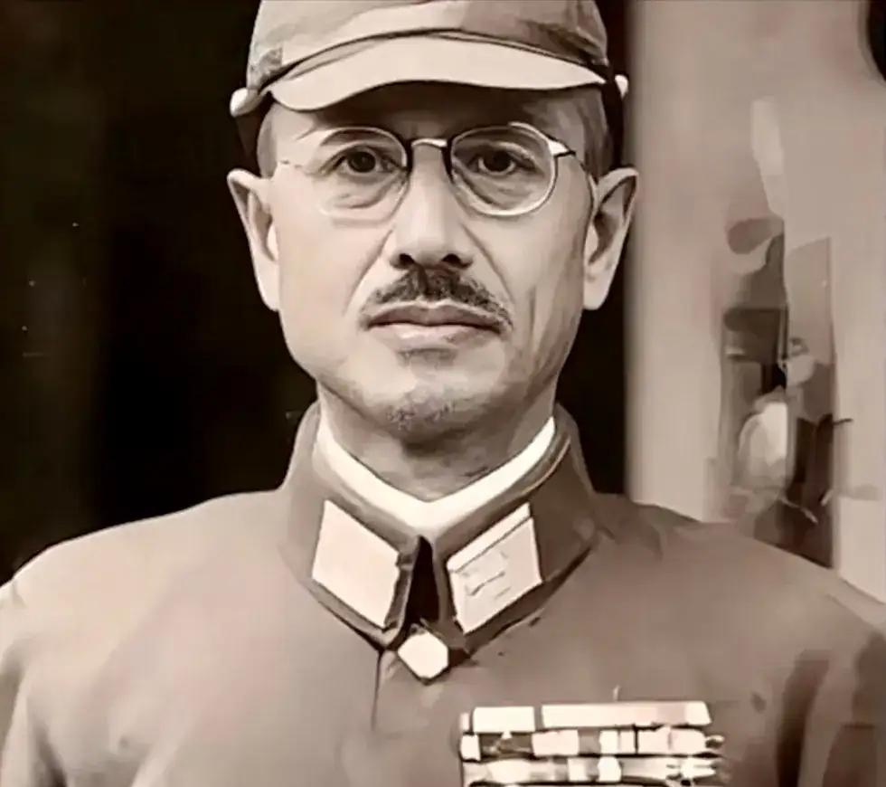 久海枯井是1938年在华北当过日军中队长的人。他带着部队烧村里头，专门抓小孩杀。