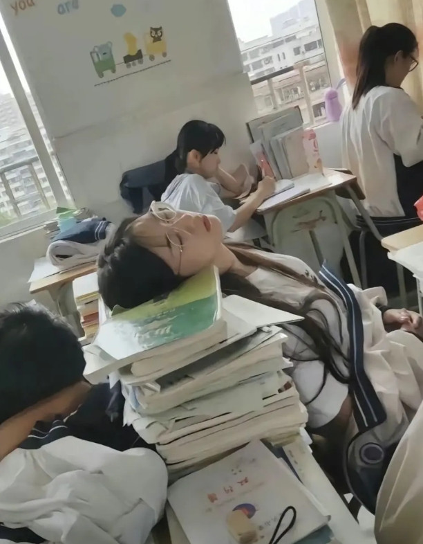她有不用努力读书的资本