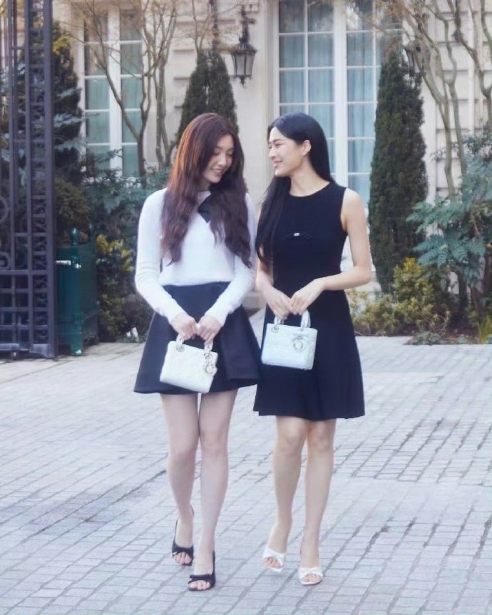 LingOrm迪奥街拍好般配