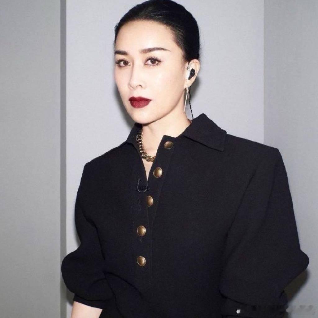 何炅让汪苏泷带那英去北极，这波操作直接把综艺效果拉到天花板～