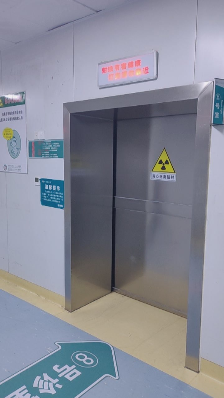 家里父亲也急救入院了，现在正在拍CT，还不知道是中风了还是别的。​​​