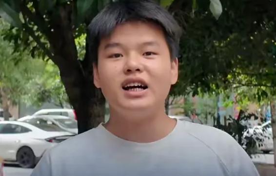 衡阳小伙赴长沙面试途中，救下轻生女生，一句”晚点过来，我在救人”，让用人单位决定